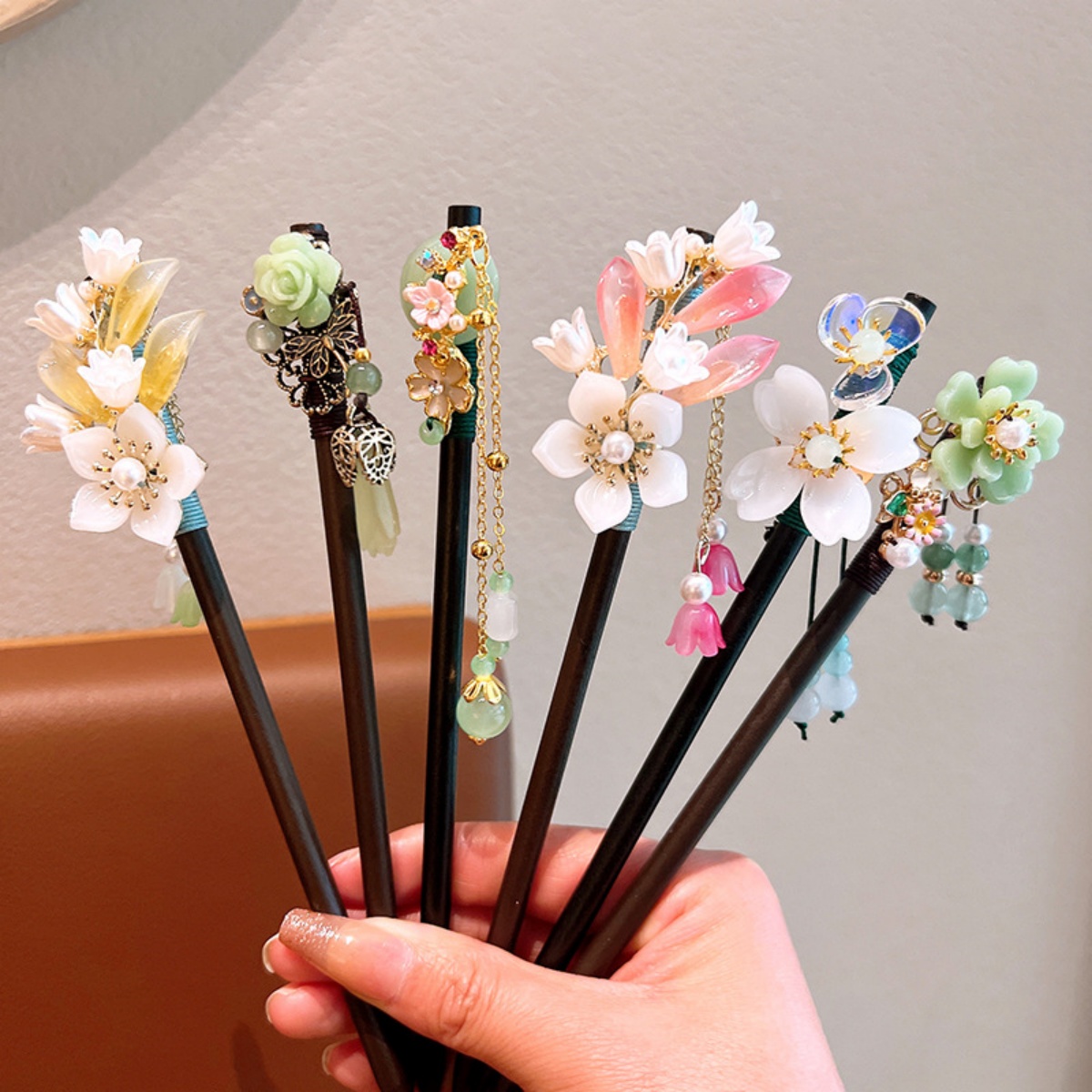 Women Fashion Hub - Exquisite Flower Tassel Wooden Hairpin Retro