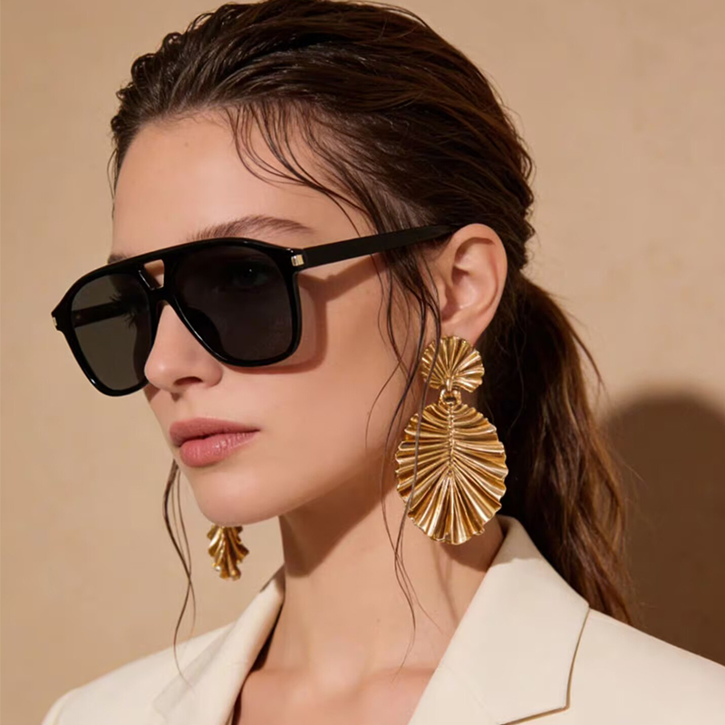 Luxurious Large-Frame Pilot Wo - огляд і ціна Women'S Fashion Week Paris