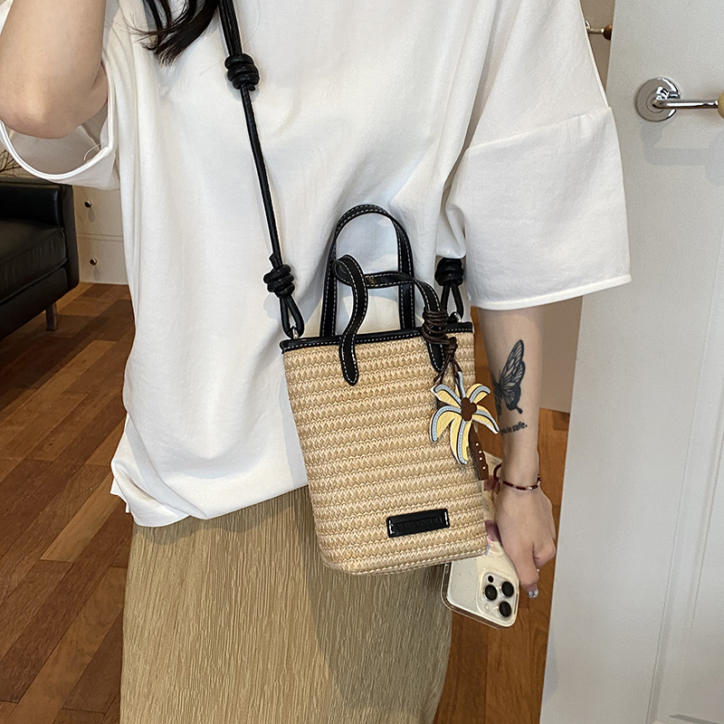 Women Mini Straw Woven Bucket  - огляд і ціна Women'S Fashion Trends Spring 2026