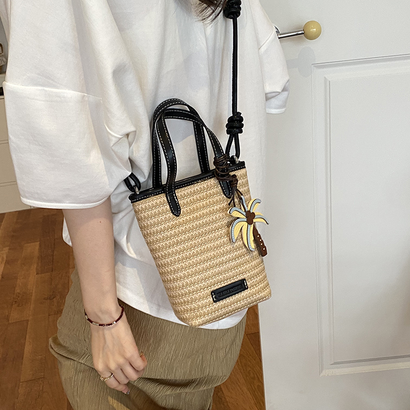 Women Mini Straw Woven Bucket  - огляд і ціна Women'S Fashion Trends Spring 2026