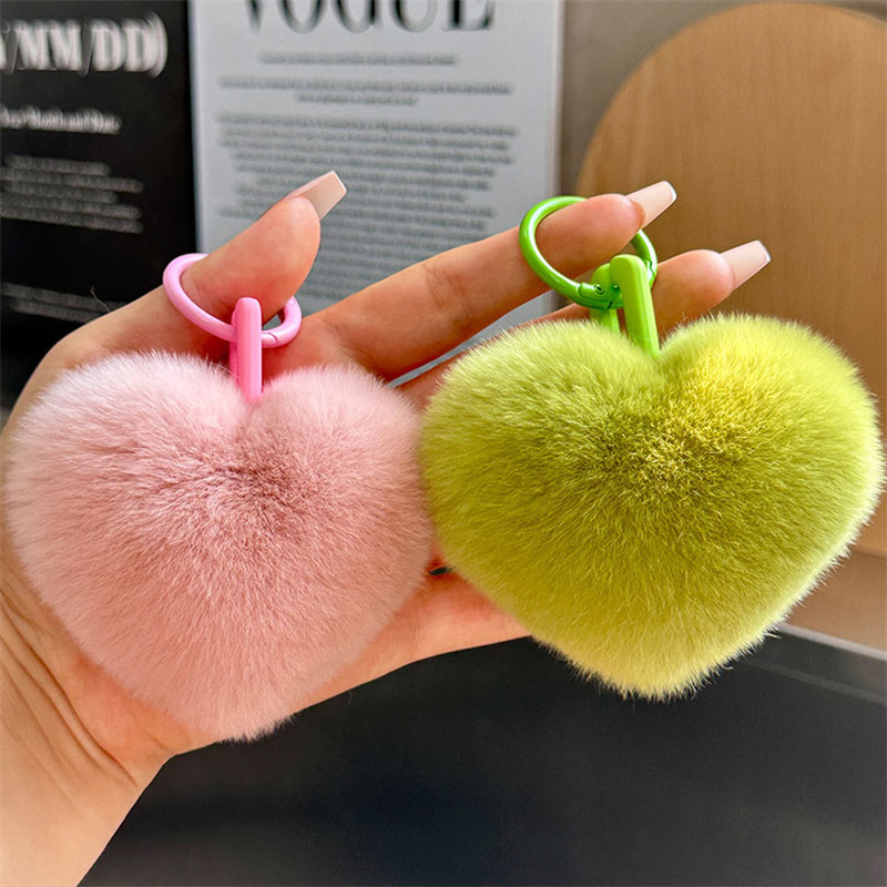 Cute Y2k Fluffy Pompom Keychai - огляд і ціна Women'S Real Y2K Fashion